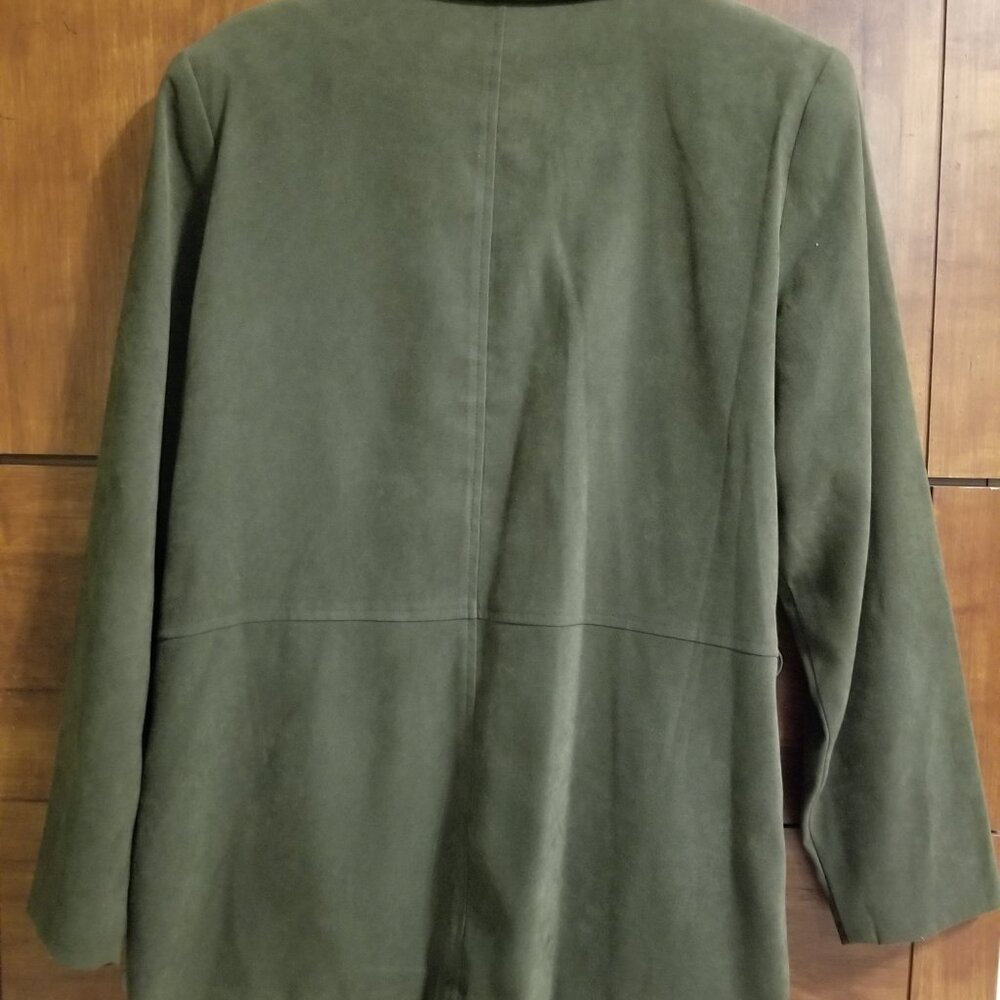 Blazer - Picture 2 of 3